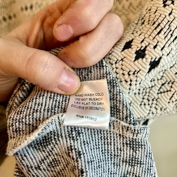 See and Be Seen Textured Short Sleeve Top, Size S - Picture 4 of 6